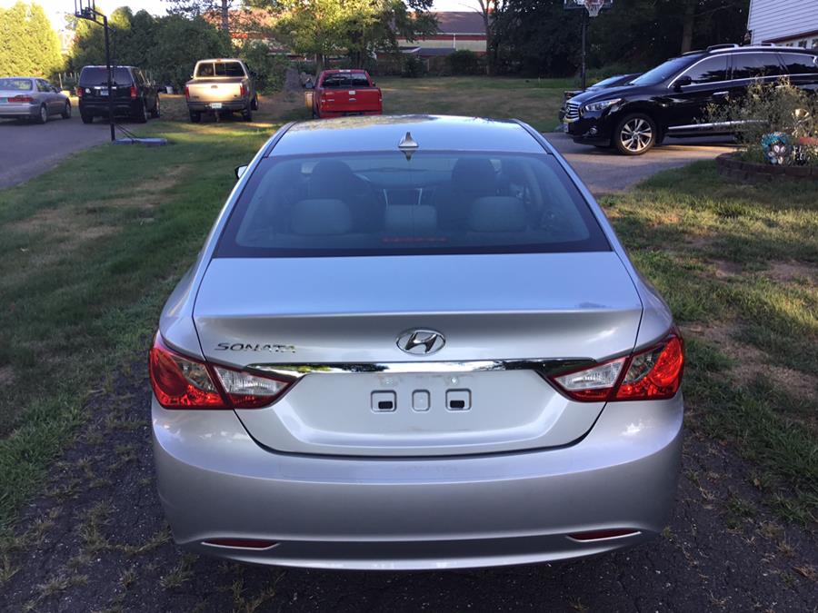2013 Hyundai Sonata 4dr Sdn 2.4L Auto GLS, available for sale in Manchester, Connecticut | Liberty Motors. Manchester, Connecticut 2013 Hyundai Sonata 4dr Sdn 2.4L Auto GLS, available for sale in Manchester, Connecticut | Liberty Motors. Manchester, Connecticut