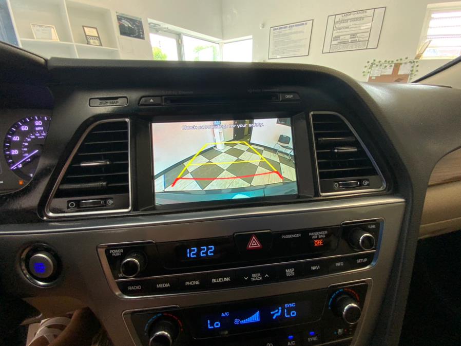2015 Hyundai Sonata 4dr Sdn 2.4L Limited w/Brown Seats, available for sale in Hartford, Connecticut | Franklin Motors Auto Sales LLC. Hartford, Connecticut 2015 Hyundai Sonata 4dr Sdn 2.4L Limited w/Brown Seats, available for sale in Hartford, Connecticut | Franklin Motors Auto Sales LLC. Hartford, Connecticut