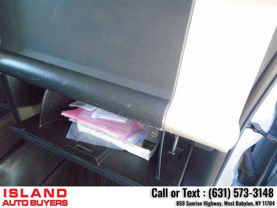 Used Toyota Fj Cruiser Base 4x4 4dr SUV 5A 2014 | Island Auto Buyers. West Babylon, New York Used Toyota Fj Cruiser Base 4x4 4dr SUV 5A 2014 | Island Auto Buyers. West Babylon, New York