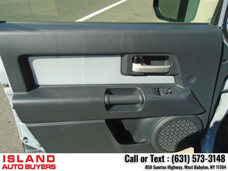 Used Toyota Fj Cruiser Base 4x4 4dr SUV 5A 2014 | Island Auto Buyers. West Babylon, New York Used Toyota Fj Cruiser Base 4x4 4dr SUV 5A 2014 | Island Auto Buyers. West Babylon, New York