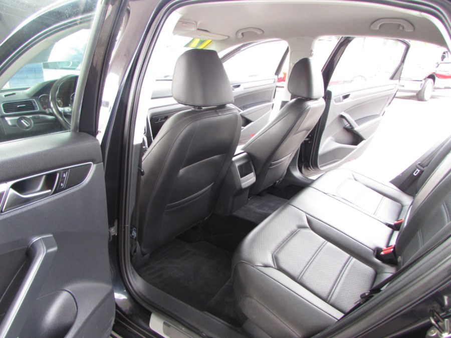 Used Volkswagen Passat R-Line w/Comfort Pkg Auto 2017 | VIP Auto Enterprise, Inc. Orlando, Florida Used Volkswagen Passat R-Line w/Comfort Pkg Auto 2017 | VIP Auto Enterprise, Inc. Orlando, Florida