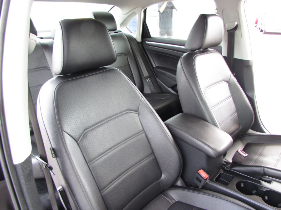 Used Volkswagen Passat R-Line w/Comfort Pkg Auto 2017 | VIP Auto Enterprise, Inc. Orlando, Florida Used Volkswagen Passat R-Line w/Comfort Pkg Auto 2017 | VIP Auto Enterprise, Inc. Orlando, Florida