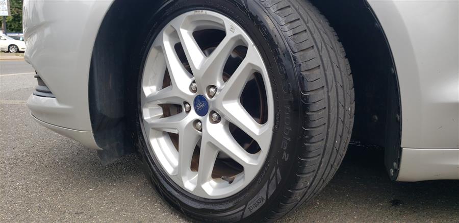 2014 Ford Fusion 4dr Sdn SE FWD, available for sale in Little Ferry, New Jersey | Victoria Preowned Autos Inc. Little Ferry, New Jersey 2014 Ford Fusion 4dr Sdn SE FWD, available for sale in Little Ferry, New Jersey | Victoria Preowned Autos Inc. Little Ferry, New Jersey