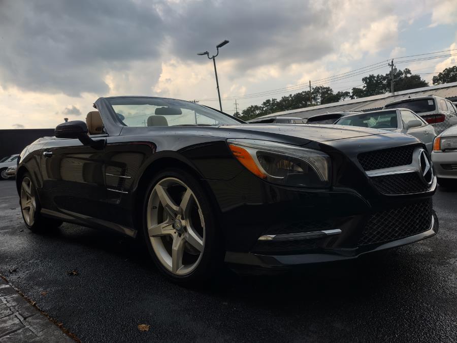 2014 Mercedes-Benz SL-Class 2dr Roadster SL 550, available for sale in Wantagh, New York | Alpine Motors Inc. Wantagh, New York 2014 Mercedes-Benz SL-Class 2dr Roadster SL 550, available for sale in Wantagh, New York | Alpine Motors Inc. Wantagh, New York