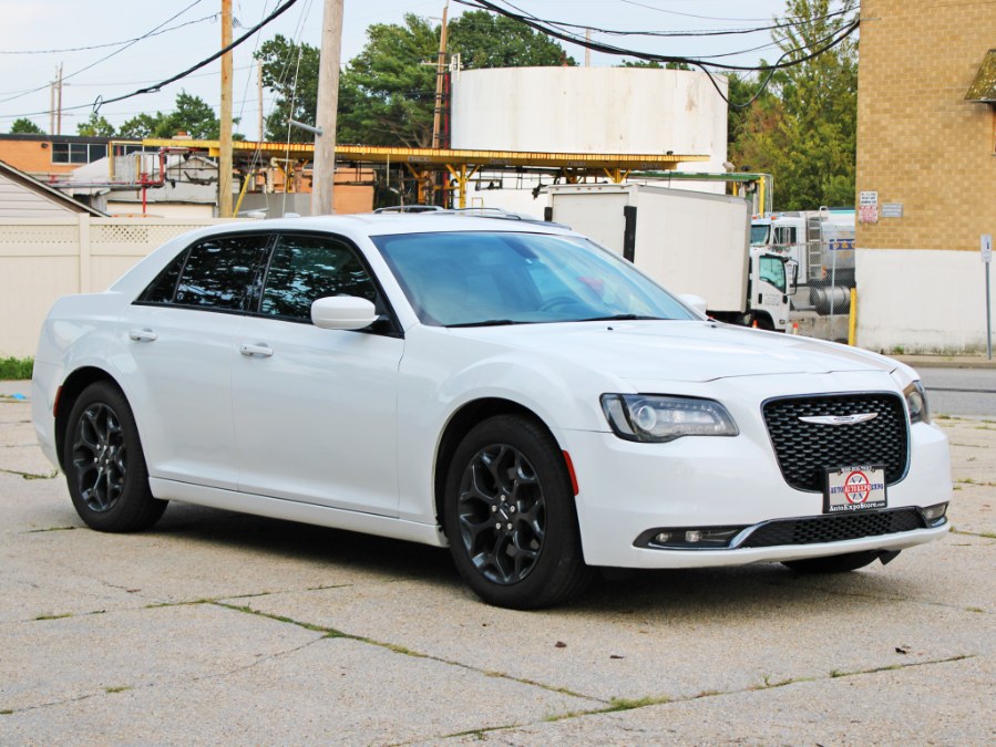 Used Chrysler 300 S 2020 | Auto Expo Ent Inc.. Great Neck, New York