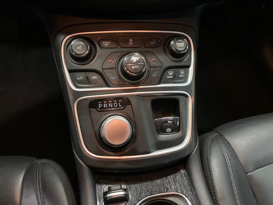 Used Chrysler 200 4dr Sdn C FWD 2016 | Car Factory Inc.. Bronx, New York Used Chrysler 200 4dr Sdn C FWD 2016 | Car Factory Inc.. Bronx, New York