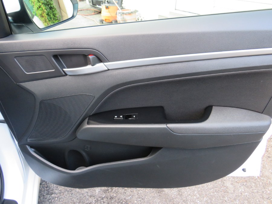 Used Hyundai Elantra SEL AUTO 2020 | Road Masters II INC. Middle Village, New York Used Hyundai Elantra SEL AUTO 2020 | Road Masters II INC. Middle Village, New York