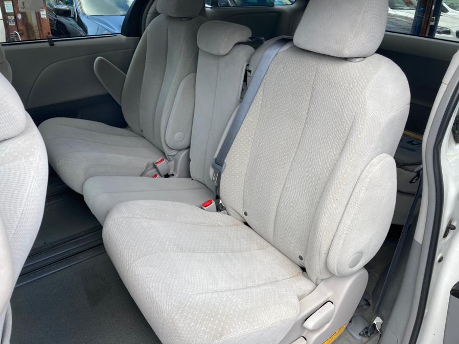 Used Toyota Sienna 5dr 8-Pass Van V6 LE FWD (Natl) 2014 | Carsbuck Inc.. Brooklyn, New York Used Toyota Sienna 5dr 8-Pass Van V6 LE FWD (Natl) 2014 | Carsbuck Inc.. Brooklyn, New York