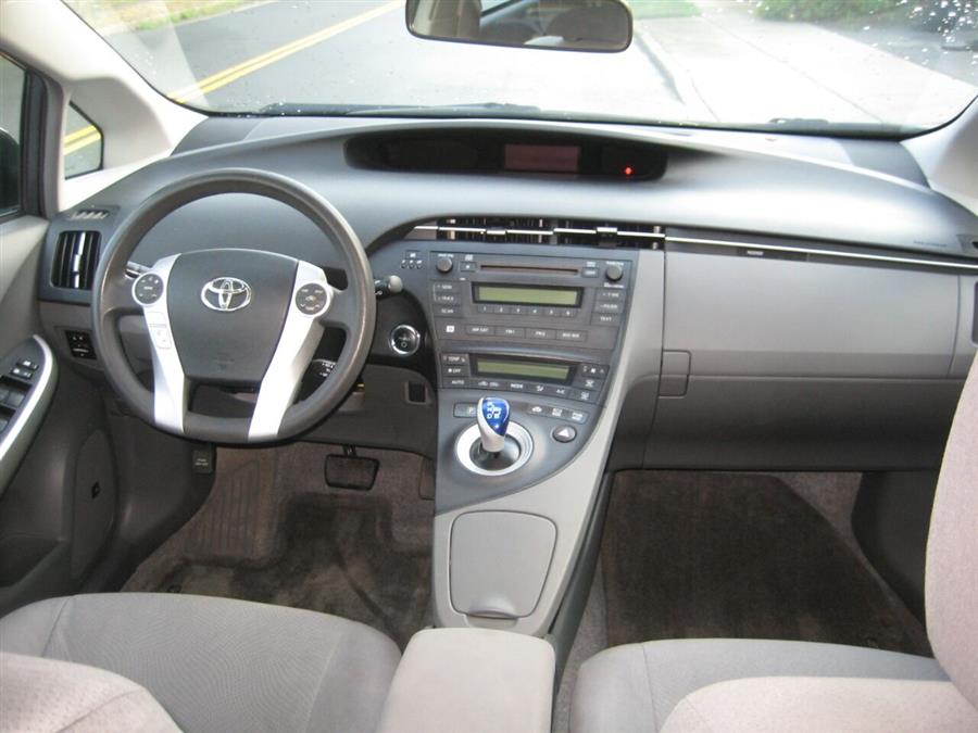 2010 Toyota Prius III 4dr Hatchback, available for sale in Massapequa, New York | Rite Choice Auto Inc.. Massapequa, New York 2010 Toyota Prius III 4dr Hatchback, available for sale in Massapequa, New York | Rite Choice Auto Inc.. Massapequa, New York