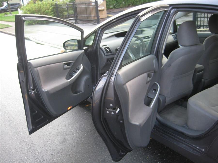 2010 Toyota Prius III 4dr Hatchback, available for sale in Massapequa, New York | Rite Choice Auto Inc.. Massapequa, New York 2010 Toyota Prius III 4dr Hatchback, available for sale in Massapequa, New York | Rite Choice Auto Inc.. Massapequa, New York