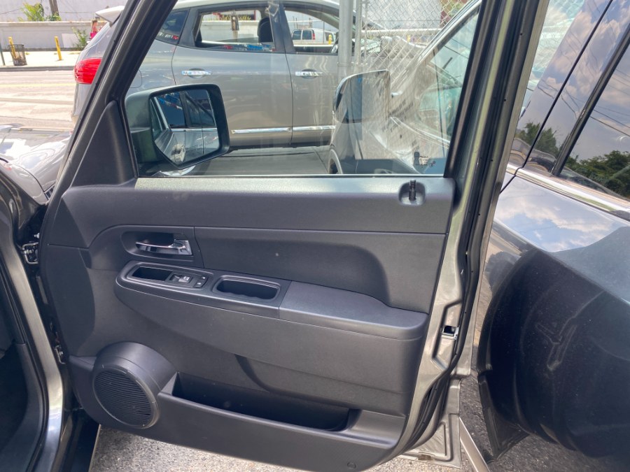 2012 Jeep Liberty 4WD 4dr Sport, available for sale in Middle Village, New York | Middle Village Motors . Middle Village, New York 2012 Jeep Liberty 4WD 4dr Sport, available for sale in Middle Village, New York | Middle Village Motors . Middle Village, New York