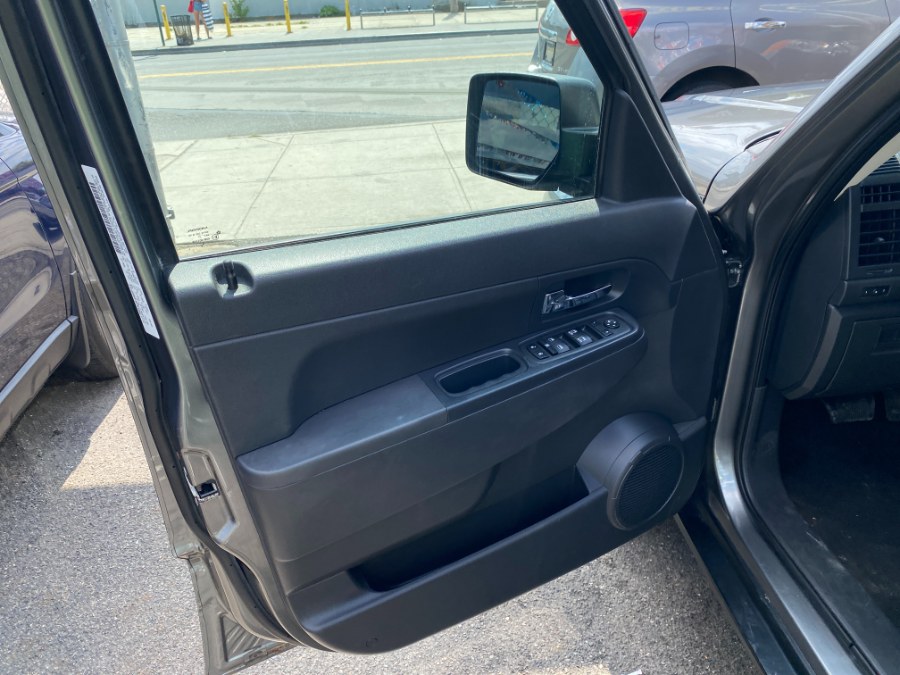 2012 Jeep Liberty 4WD 4dr Sport, available for sale in Middle Village, New York | Middle Village Motors . Middle Village, New York 2012 Jeep Liberty 4WD 4dr Sport, available for sale in Middle Village, New York | Middle Village Motors . Middle Village, New York