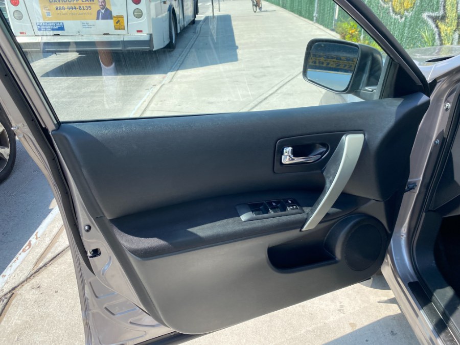 2011 Nissan Rogue AWD 4dr Krom Edition, available for sale in Middle Village, New York | Middle Village Motors . Middle Village, New York 2011 Nissan Rogue AWD 4dr Krom Edition, available for sale in Middle Village, New York | Middle Village Motors . Middle Village, New York