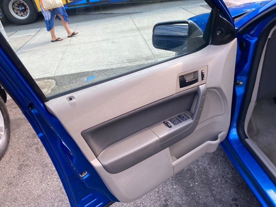 Used Ford Focus 4dr Sdn SE 2010 | Middle Village Motors . Middle Village, New York Used Ford Focus 4dr Sdn SE 2010 | Middle Village Motors . Middle Village, New York
