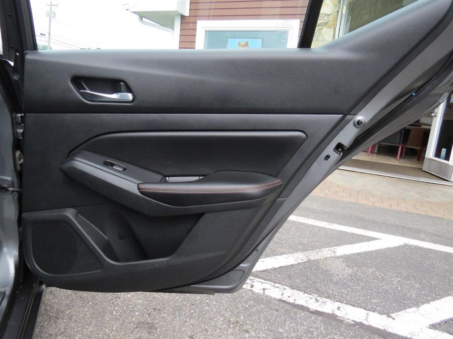 Used Nissan Altima 2.5 SR 4dr Sedan 2019 | Lake City Exports Inc. Auburn, Maine Used Nissan Altima 2.5 SR 4dr Sedan 2019 | Lake City Exports Inc. Auburn, Maine