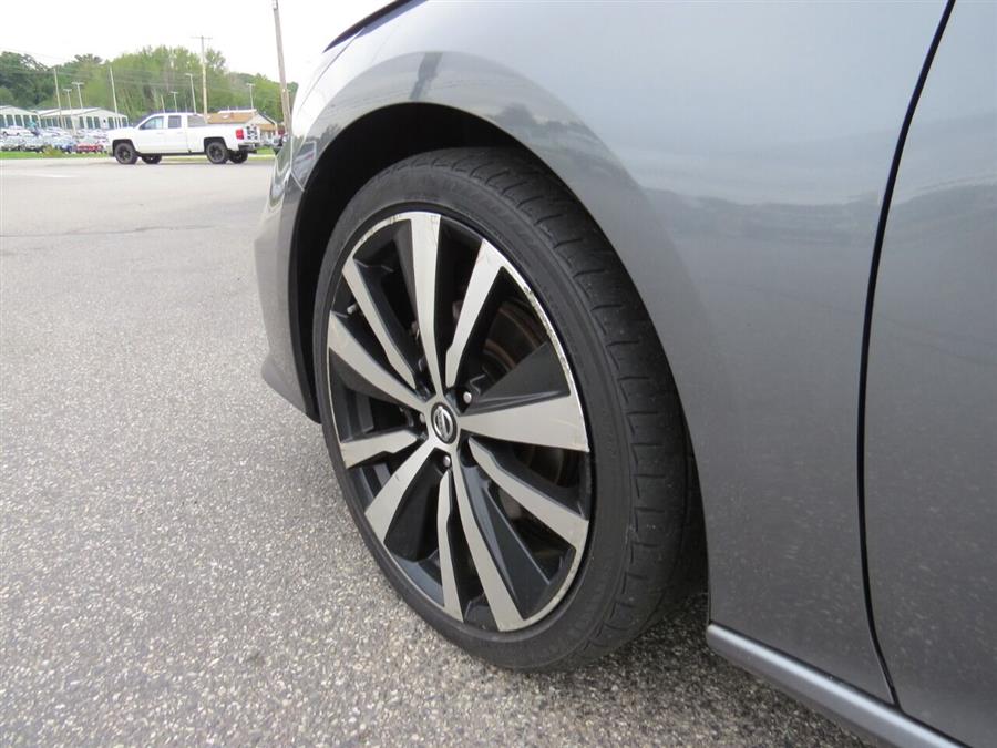 Used Nissan Altima 2.5 SR 4dr Sedan 2019 | Lake City Exports Inc. Auburn, Maine Used Nissan Altima 2.5 SR 4dr Sedan 2019 | Lake City Exports Inc. Auburn, Maine