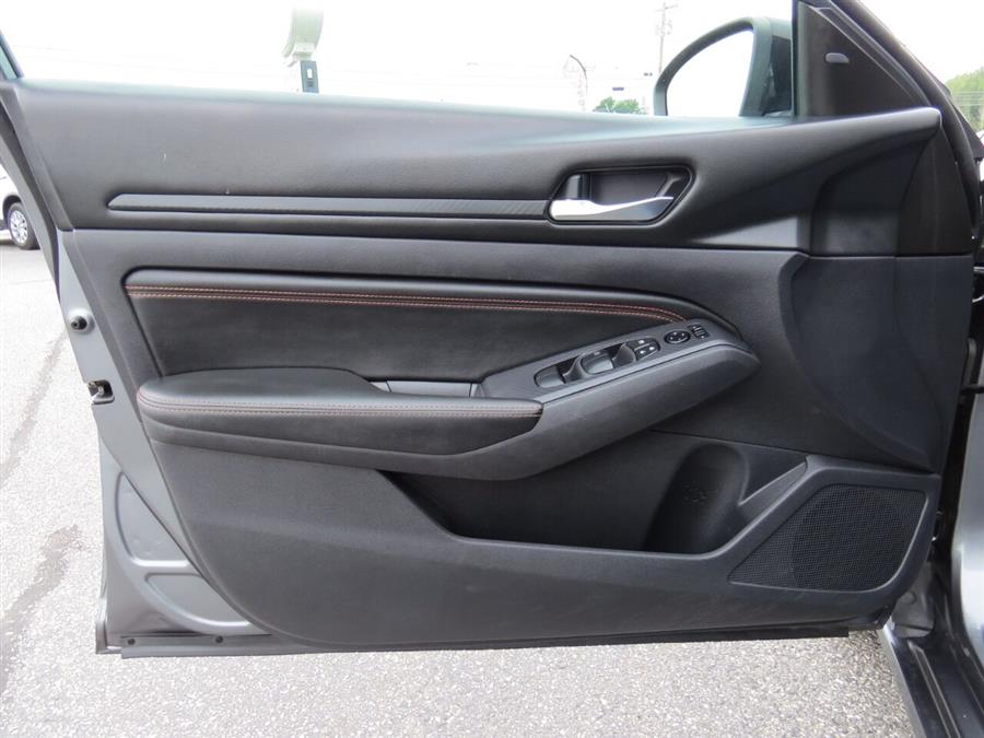 Used Nissan Altima 2.5 SR 4dr Sedan 2019 | Lake City Exports Inc. Auburn, Maine Used Nissan Altima 2.5 SR 4dr Sedan 2019 | Lake City Exports Inc. Auburn, Maine
