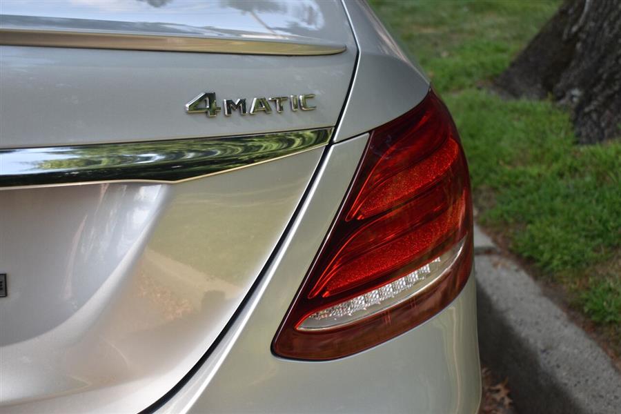 Used Mercedes-benz E-class E 300 4MATIC AWD 4dr Sedan 2017 | Camy Cars. Great Neck, New York Used Mercedes-benz E-class E 300 4MATIC AWD 4dr Sedan 2017 | Camy Cars. Great Neck, New York