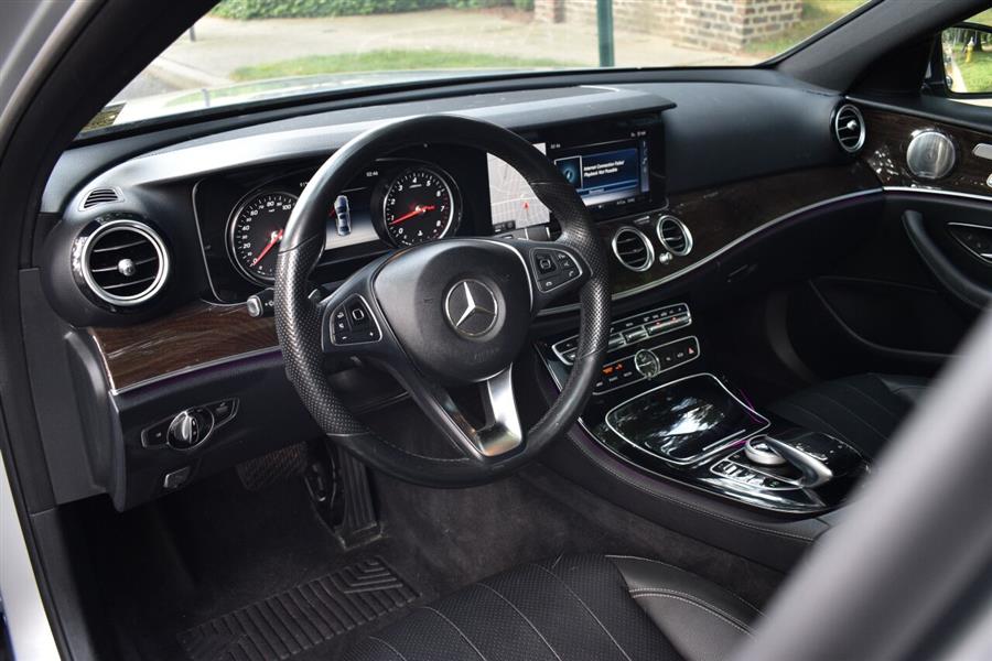 Used Mercedes-benz E-class E 300 4MATIC AWD 4dr Sedan 2017 | Camy Cars. Great Neck, New York Used Mercedes-benz E-class E 300 4MATIC AWD 4dr Sedan 2017 | Camy Cars. Great Neck, New York