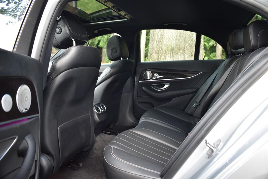Used Mercedes-benz E-class E 300 4MATIC AWD 4dr Sedan 2017 | Camy Cars. Great Neck, New York Used Mercedes-benz E-class E 300 4MATIC AWD 4dr Sedan 2017 | Camy Cars. Great Neck, New York