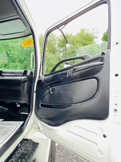 2012 HINO 268 26 FEET DRY BOX + LIFT GATE + NO CDL, available for sale in South Amboy, New Jersey | NJ Truck Spot. South Amboy, New Jersey 2012 HINO 268 26 FEET DRY BOX + LIFT GATE + NO CDL, available for sale in South Amboy, New Jersey | NJ Truck Spot. South Amboy, New Jersey