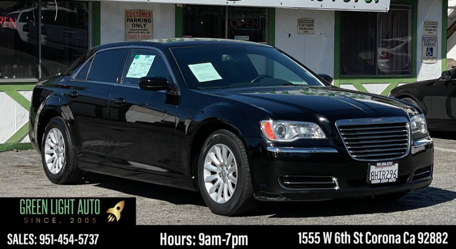 Used Chrysler 300 4dr Sdn RWD 2014 | Green Light Auto. Corona, California Used Chrysler 300 4dr Sdn RWD 2014 | Green Light Auto. Corona, California
