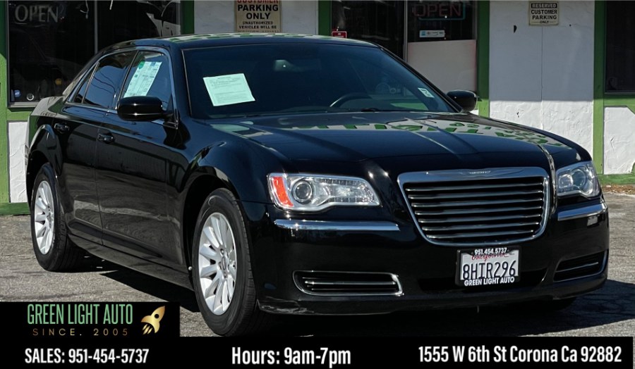 Used Chrysler 300 4dr Sdn RWD 2014 | Green Light Auto. Corona, California Used Chrysler 300 4dr Sdn RWD 2014 | Green Light Auto. Corona, California