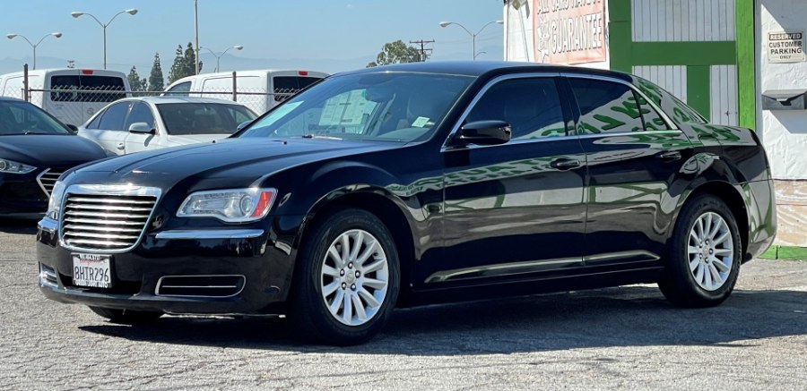 Used Chrysler 300 4dr Sdn RWD 2014 | Green Light Auto. Corona, California Used Chrysler 300 4dr Sdn RWD 2014 | Green Light Auto. Corona, California