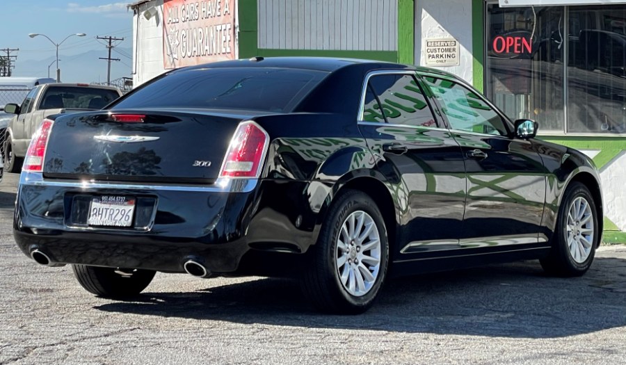 Used Chrysler 300 4dr Sdn RWD 2014 | Green Light Auto. Corona, California Used Chrysler 300 4dr Sdn RWD 2014 | Green Light Auto. Corona, California
