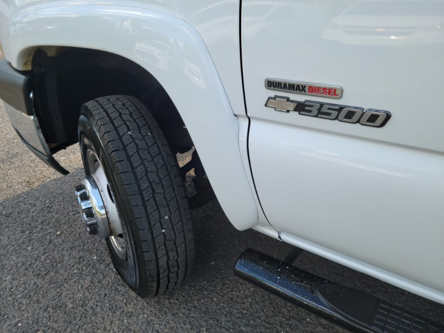2005 Chevrolet Silverado 3500 Crew Cab 167" WB 4WD DRW LS 6.6 Duramax Diesel, available for sale in East Windsor, Connecticut | Toro Auto. East Windsor, Connecticut 2005 Chevrolet Silverado 3500 Crew Cab 167" WB 4WD DRW LS 6.6 Duramax Diesel, available for sale in East Windsor, Connecticut | Toro Auto. East Windsor, Connecticut