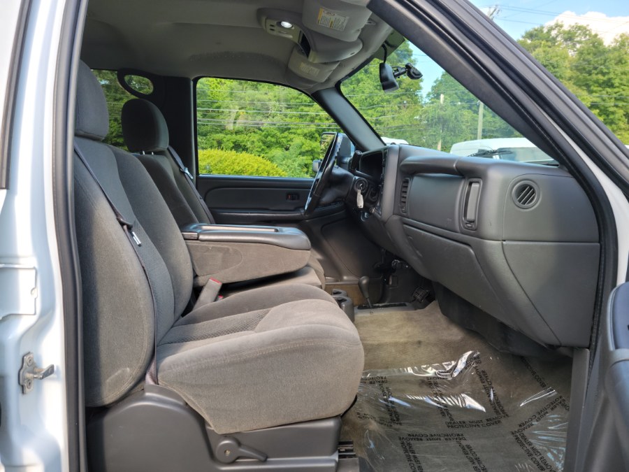 2005 Chevrolet Silverado 3500 Crew Cab 167" WB 4WD DRW LS 6.6 Duramax Diesel, available for sale in East Windsor, Connecticut | Toro Auto. East Windsor, Connecticut 2005 Chevrolet Silverado 3500 Crew Cab 167" WB 4WD DRW LS 6.6 Duramax Diesel, available for sale in East Windsor, Connecticut | Toro Auto. East Windsor, Connecticut