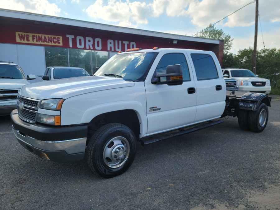 2005 Chevrolet Silverado 3500 Crew Cab 167" WB 4WD DRW LS 6.6 Duramax Diesel, available for sale in East Windsor, Connecticut | Toro Auto. East Windsor, Connecticut