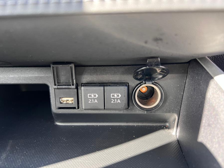 2021 Toyota Highlander XLE AWD (Natl), available for sale in Worcester, Massachusetts | Sophia's Auto Sales Inc. Worcester, Massachusetts 2021 Toyota Highlander XLE AWD (Natl), available for sale in Worcester, Massachusetts | Sophia's Auto Sales Inc. Worcester, Massachusetts