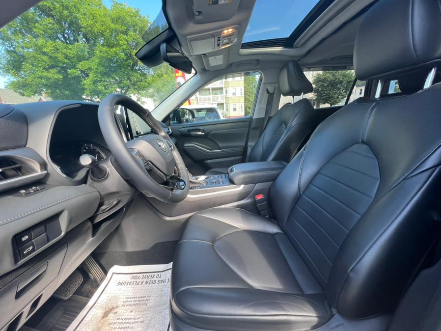 2021 Toyota Highlander XLE AWD (Natl), available for sale in Worcester, Massachusetts | Sophia's Auto Sales Inc. Worcester, Massachusetts 2021 Toyota Highlander XLE AWD (Natl), available for sale in Worcester, Massachusetts | Sophia's Auto Sales Inc. Worcester, Massachusetts