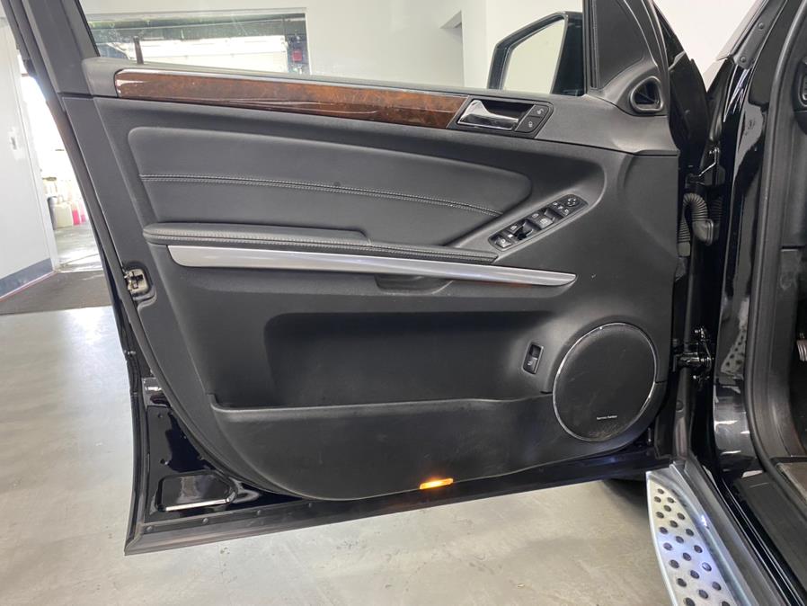 Used Mercedes-Benz GL-Class 4MATIC 4dr GL550 2012 | M Auto Group. Elizabeth, New Jersey Used Mercedes-Benz GL-Class 4MATIC 4dr GL550 2012 | M Auto Group. Elizabeth, New Jersey