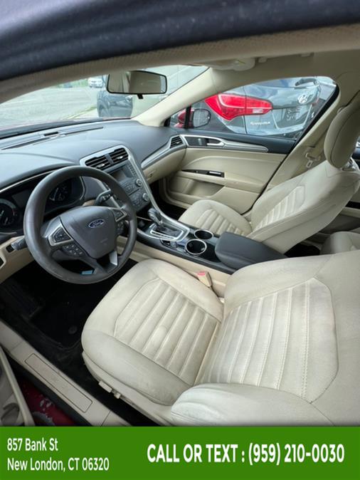2013 Ford Fusion 4dr Sdn SE FWD, available for sale in New London, Connecticut | McAvoy Inc dba Town Hill Auto. New London, Connecticut 2013 Ford Fusion 4dr Sdn SE FWD, available for sale in New London, Connecticut | McAvoy Inc dba Town Hill Auto. New London, Connecticut