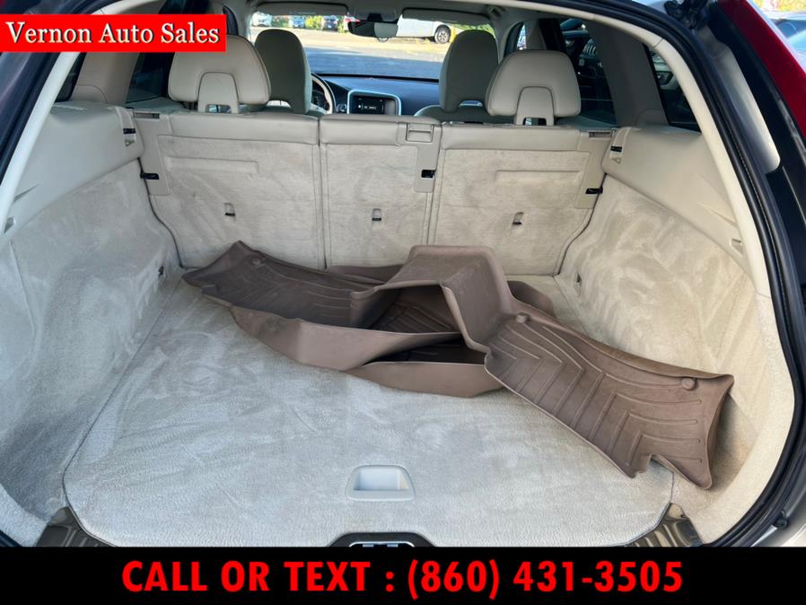 2015 Volvo XC60 2015.5 AWD 4dr T5, available for sale in Manchester, Connecticut | Vernon Auto Sale & Service. Manchester, Connecticut 2015 Volvo XC60 2015.5 AWD 4dr T5, available for sale in Manchester, Connecticut | Vernon Auto Sale & Service. Manchester, Connecticut