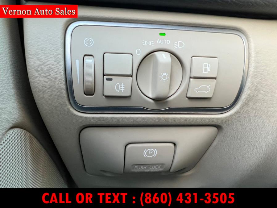 2015 Volvo XC60 2015.5 AWD 4dr T5, available for sale in Manchester, Connecticut | Vernon Auto Sale & Service. Manchester, Connecticut 2015 Volvo XC60 2015.5 AWD 4dr T5, available for sale in Manchester, Connecticut | Vernon Auto Sale & Service. Manchester, Connecticut