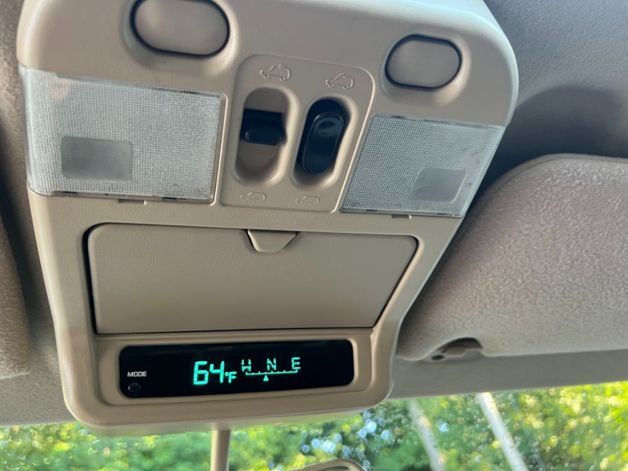 2002 Nissan Pathfinder LE 4WD Auto, available for sale in Bristol, Connecticut | Bristol Auto Center LLC. Bristol, Connecticut 2002 Nissan Pathfinder LE 4WD Auto, available for sale in Bristol, Connecticut | Bristol Auto Center LLC. Bristol, Connecticut