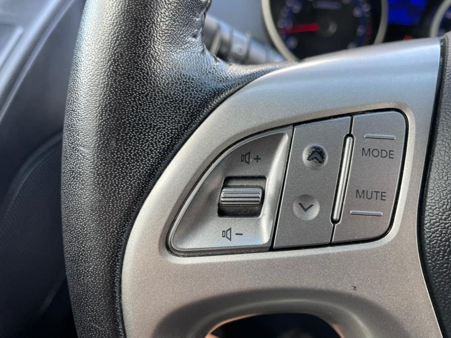 2013 Hyundai Tucson AWD 4dr Auto GLS PZEV, available for sale in Manchester, Connecticut | Carsonmain LLC. Manchester, Connecticut 2013 Hyundai Tucson AWD 4dr Auto GLS PZEV, available for sale in Manchester, Connecticut | Carsonmain LLC. Manchester, Connecticut