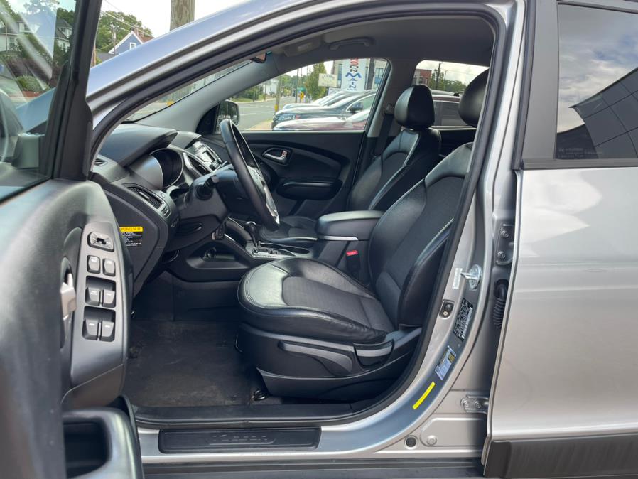 2013 Hyundai Tucson AWD 4dr Auto GLS PZEV, available for sale in Manchester, Connecticut | Carsonmain LLC. Manchester, Connecticut 2013 Hyundai Tucson AWD 4dr Auto GLS PZEV, available for sale in Manchester, Connecticut | Carsonmain LLC. Manchester, Connecticut