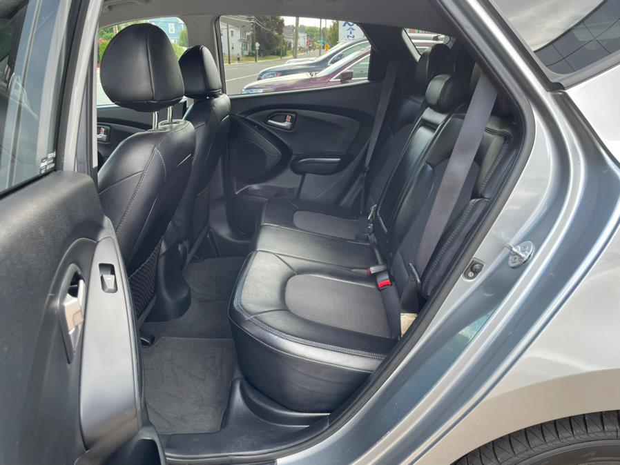 2013 Hyundai Tucson AWD 4dr Auto GLS PZEV, available for sale in Manchester, Connecticut | Carsonmain LLC. Manchester, Connecticut 2013 Hyundai Tucson AWD 4dr Auto GLS PZEV, available for sale in Manchester, Connecticut | Carsonmain LLC. Manchester, Connecticut