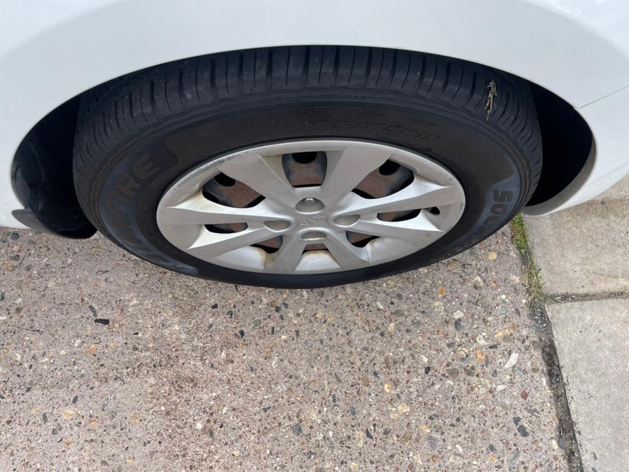 2013 Kia Rio 4dr Sdn Man LX, available for sale in Manchester, Connecticut | Carsonmain LLC. Manchester, Connecticut 2013 Kia Rio 4dr Sdn Man LX, available for sale in Manchester, Connecticut | Carsonmain LLC. Manchester, Connecticut