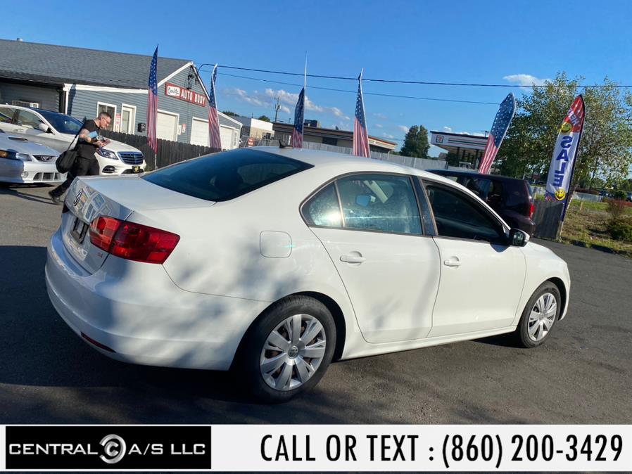 2014 Volkswagen Jetta Sedan 4dr Auto SE w/Connectivity/Sunroof PZEV, available for sale in East Windsor, Connecticut | Central A/S LLC. East Windsor, Connecticut 2014 Volkswagen Jetta Sedan 4dr Auto SE w/Connectivity/Sunroof PZEV, available for sale in East Windsor, Connecticut | Central A/S LLC. East Windsor, Connecticut