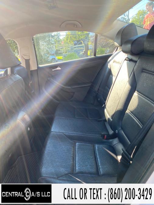 2014 Volkswagen Jetta Sedan 4dr Auto SE w/Connectivity/Sunroof PZEV, available for sale in East Windsor, Connecticut | Central A/S LLC. East Windsor, Connecticut 2014 Volkswagen Jetta Sedan 4dr Auto SE w/Connectivity/Sunroof PZEV, available for sale in East Windsor, Connecticut | Central A/S LLC. East Windsor, Connecticut
