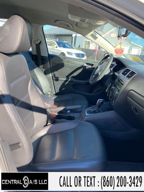 2014 Volkswagen Jetta Sedan 4dr Auto SE w/Connectivity/Sunroof PZEV, available for sale in East Windsor, Connecticut | Central A/S LLC. East Windsor, Connecticut 2014 Volkswagen Jetta Sedan 4dr Auto SE w/Connectivity/Sunroof PZEV, available for sale in East Windsor, Connecticut | Central A/S LLC. East Windsor, Connecticut