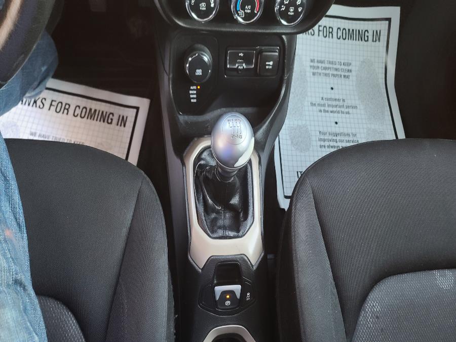 Used Jeep Renegade 4WD 4dr Latitude 2015 | Safe Used Auto Sales LLC. Danbury, Connecticut Used Jeep Renegade 4WD 4dr Latitude 2015 | Safe Used Auto Sales LLC. Danbury, Connecticut