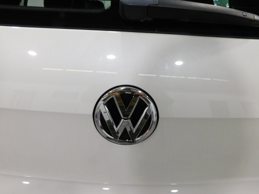 Used Volkswagen Golf R 4dr HB Man w/DCC/Nav 2016 | Auto Gallery. Lodi, New Jersey Used Volkswagen Golf R 4dr HB Man w/DCC/Nav 2016 | Auto Gallery. Lodi, New Jersey