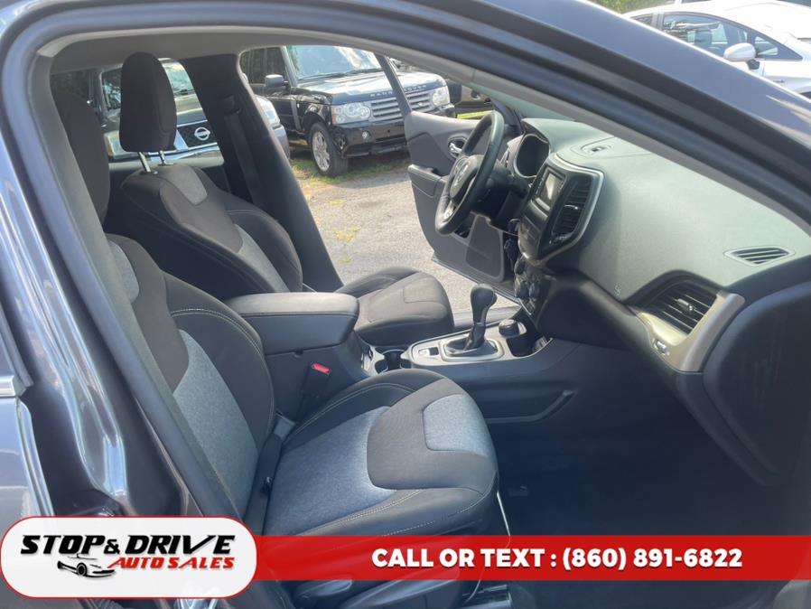 2014 Jeep Cherokee 4WD 4dr Latitude, available for sale in East Windsor, Connecticut | Stop & Drive Auto Sales. East Windsor, Connecticut 2014 Jeep Cherokee 4WD 4dr Latitude, available for sale in East Windsor, Connecticut | Stop & Drive Auto Sales. East Windsor, Connecticut