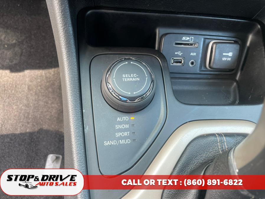 2014 Jeep Cherokee 4WD 4dr Latitude, available for sale in East Windsor, Connecticut | Stop & Drive Auto Sales. East Windsor, Connecticut 2014 Jeep Cherokee 4WD 4dr Latitude, available for sale in East Windsor, Connecticut | Stop & Drive Auto Sales. East Windsor, Connecticut